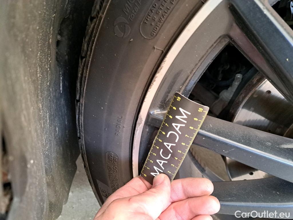  Mercedes  GLA MERCEDES-BENZ  / 2020 / 5P / SUV 2.0  220D AMG LINE 4MATIC DCT #16