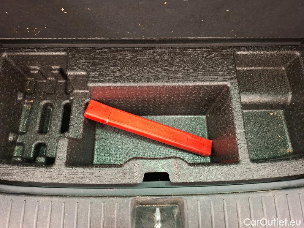  KIA  Sportage KIA  / 2021 / 5P / SUV 1.6 T-GDI 150 MHEV DCT7 DESIGN #45