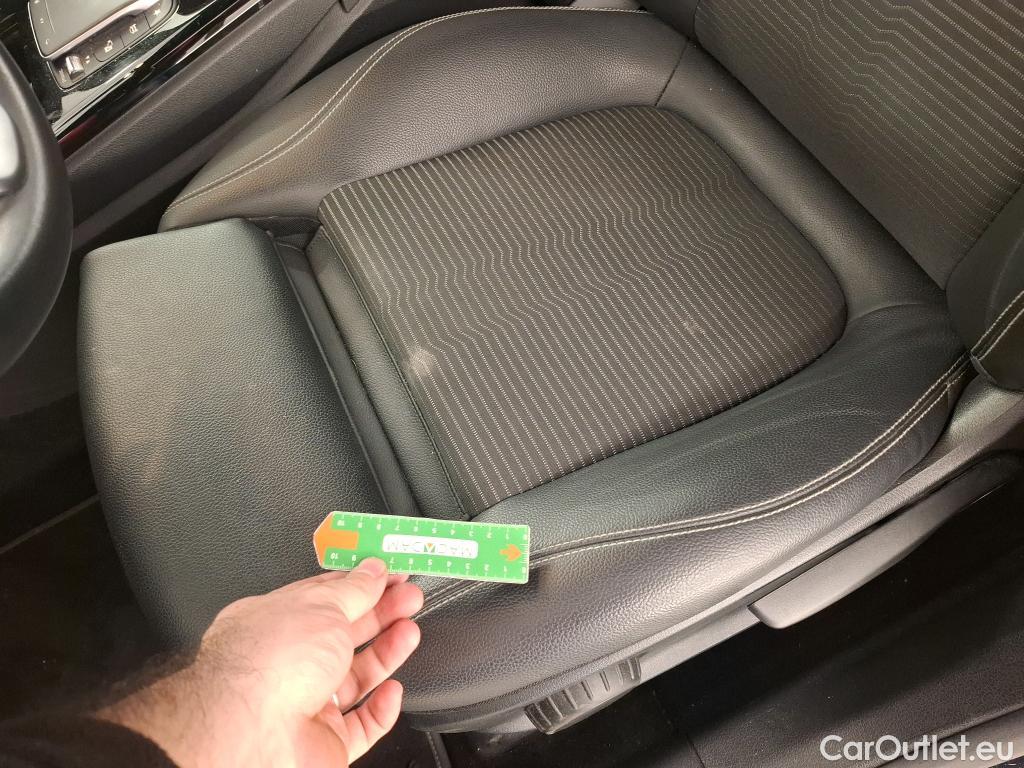  Mercedes  A-Klasse MERCEDES-BENZ Classe A Compact / 2018 / 5P / Berline A 250 e Progressive Line 8G-DCT #17