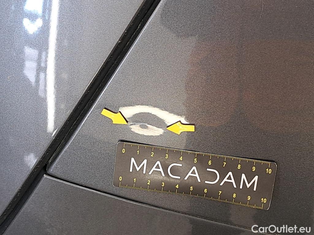  DS  DS7 DS DS 7 Crossback / 2017 / 5P / SUV BlueHDi 130 Auto Executive #26