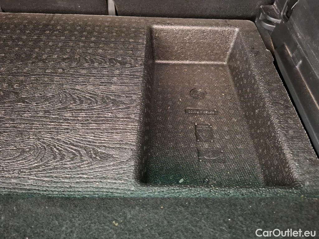  KIA  Sportage KIA  / 2021 / 5P / SUV 1.6 T-GDI 150 MHEV DCT7 DESIGN #18