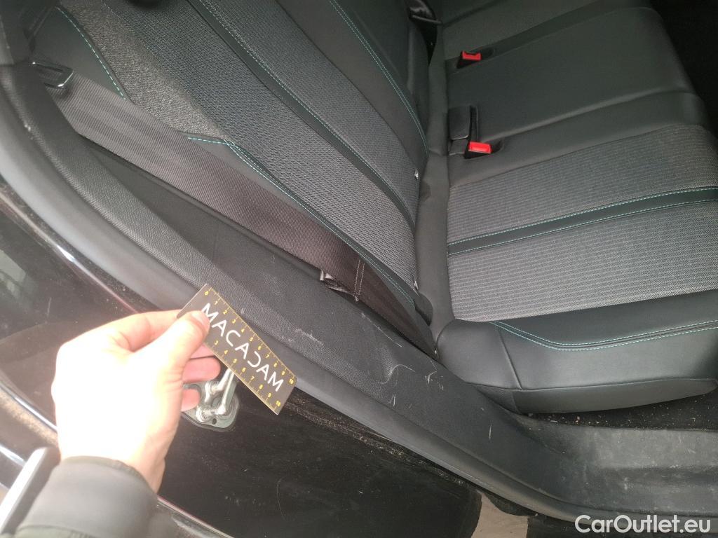  Peugeot  3008  Allure Pack 1.5 HDi 130CV BVA8 E6d #32