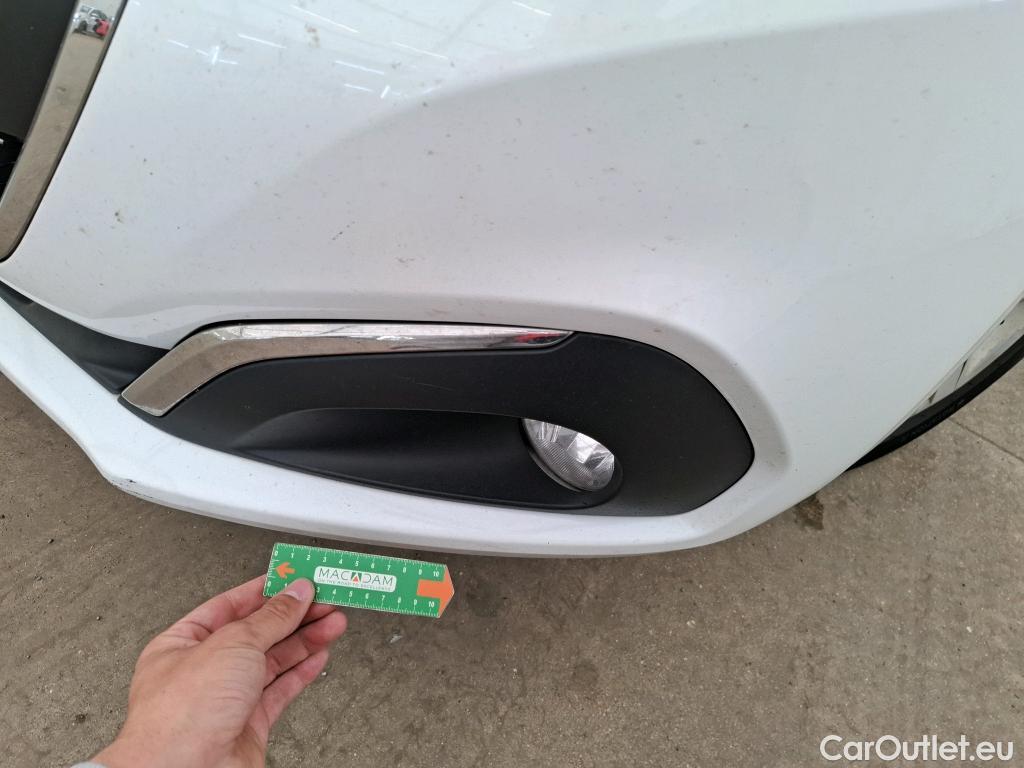  Peugeot  208 PEUGEOT  / 2015 / 5P / Berline &BLUEHDI 100 S&S ALLURE BUSINESS #33