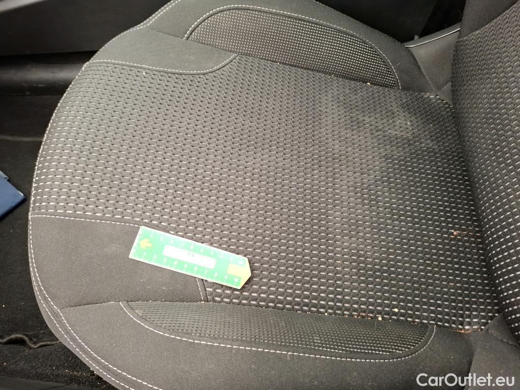  Peugeot  208 PEUGEOT  / 2015 / 5P / Berline &BLUEHDI 100 S&S ALLURE BUSINESS #35