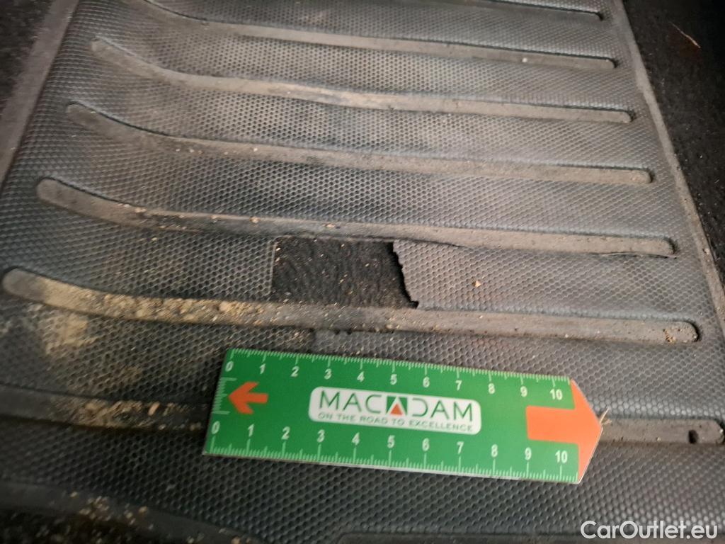  Peugeot  208  Active Pack 1.5 HDi 100CV BVM6 E6d #42