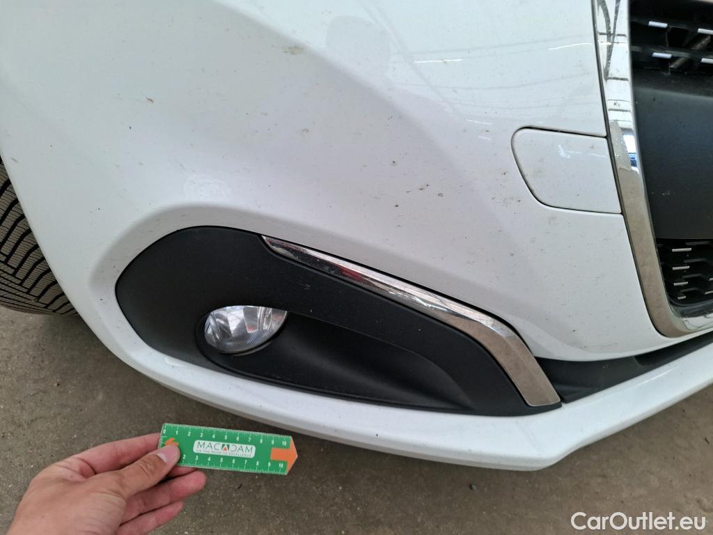  Peugeot  208 PEUGEOT  / 2015 / 5P / Berline &BLUEHDI 100 S&S ALLURE BUSINESS #31