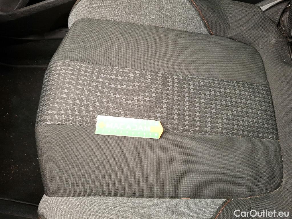  Peugeot  3008  Active Pack 1.5 HDi 130CV BVA8 E6d #15