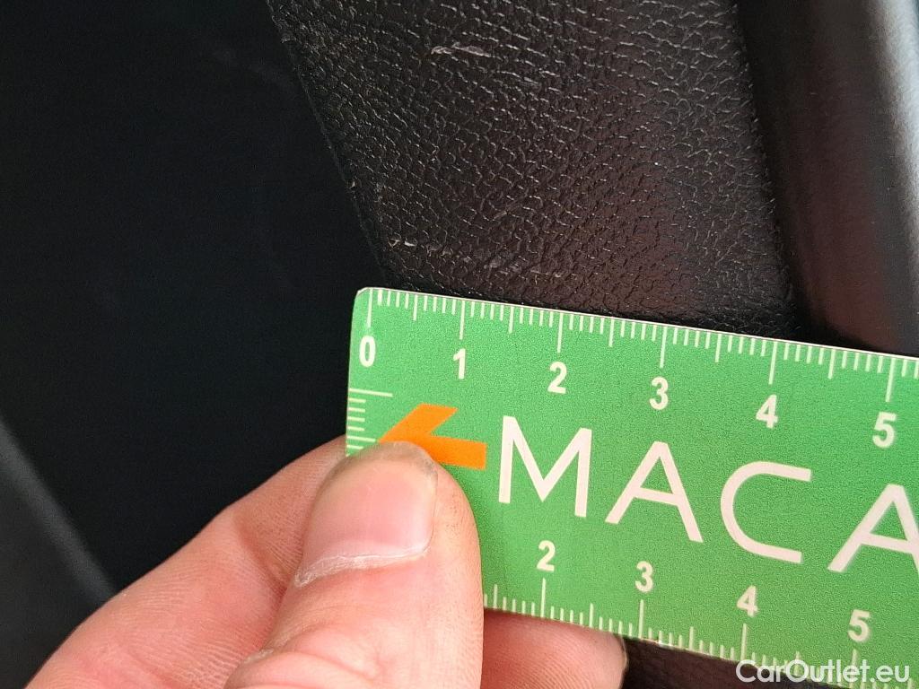  Peugeot  2008  Allure 1.5 HDi 130CV BVA8 E6d #26