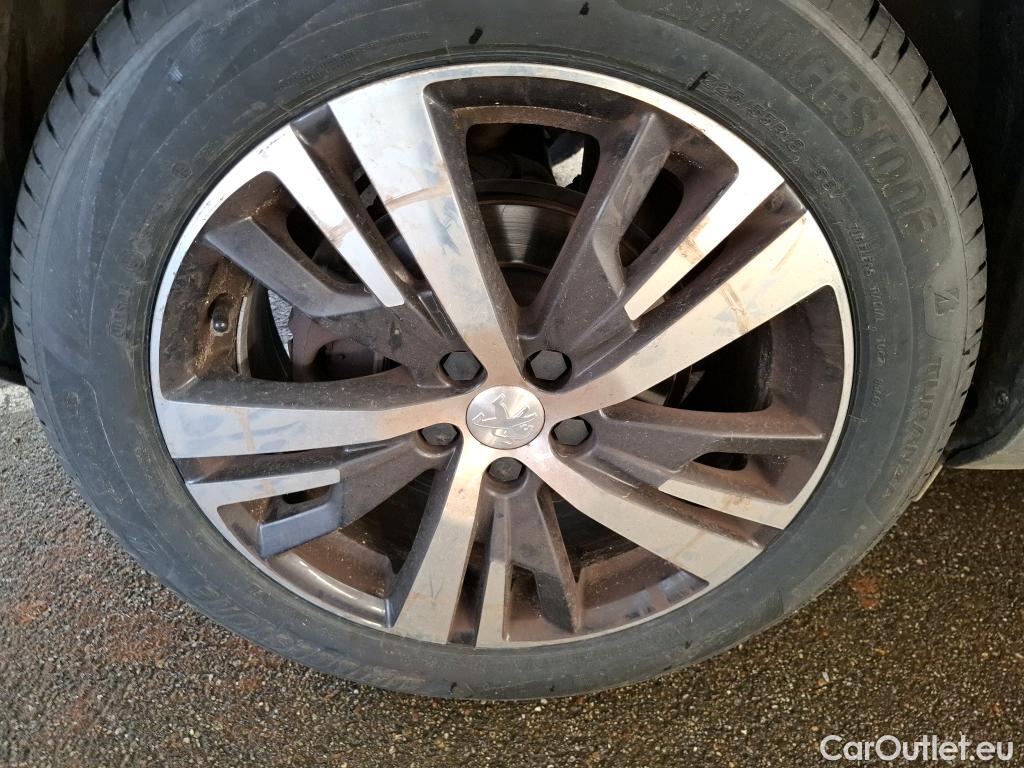  Peugeot  3008  Allure Business 1.2 PureTech 130CV BVA8 E6d #4