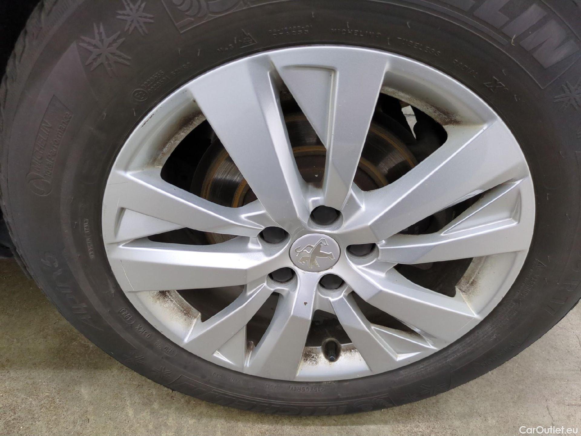  Peugeot  3008  Active Business 1.2 PureTech 130CV BVA8 E6d #24