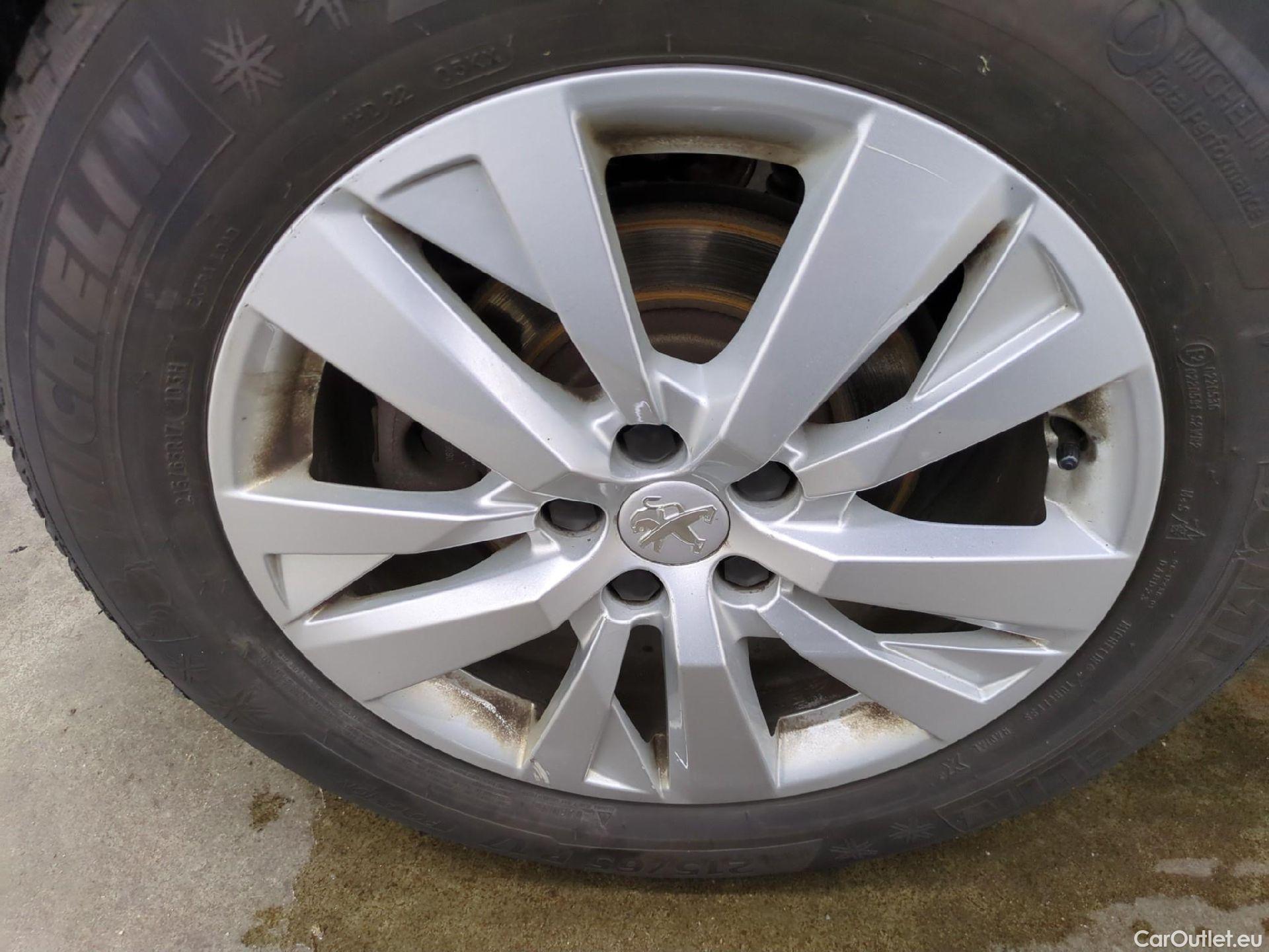  Peugeot  3008  Active Business 1.2 PureTech 130CV BVA8 E6d #29