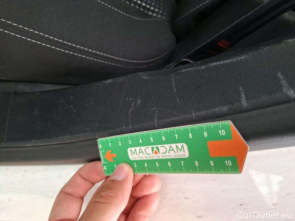  Peugeot  208 PEUGEOT  / 2015 / 5P / Berline &BLUEHDI 100 S&S ALLURE BUSINESS #22