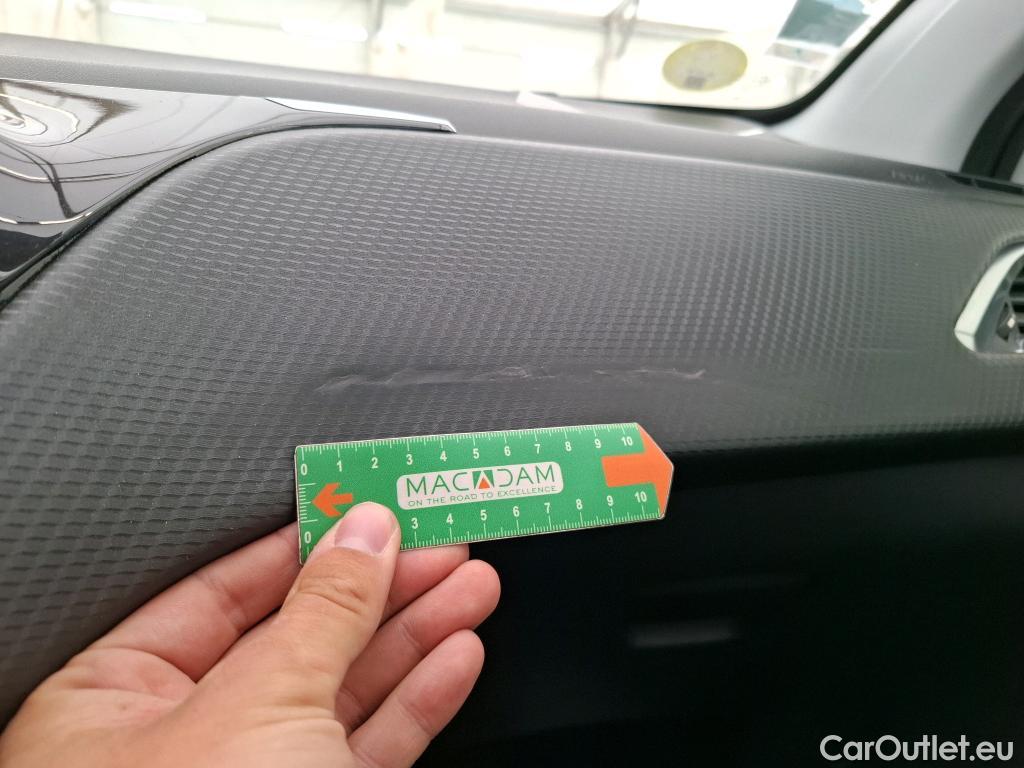  Peugeot  208 PEUGEOT  / 2015 / 5P / Berline &BLUEHDI 100 S&S ALLURE BUSINESS #2