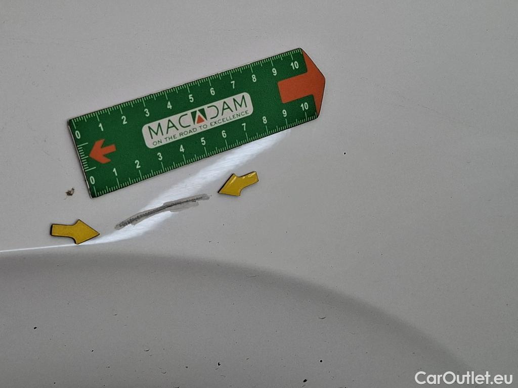  Peugeot  208 PEUGEOT  / 2015 / 5P / Berline &BLUEHDI 100 S&S ALLURE BUSINESS #41