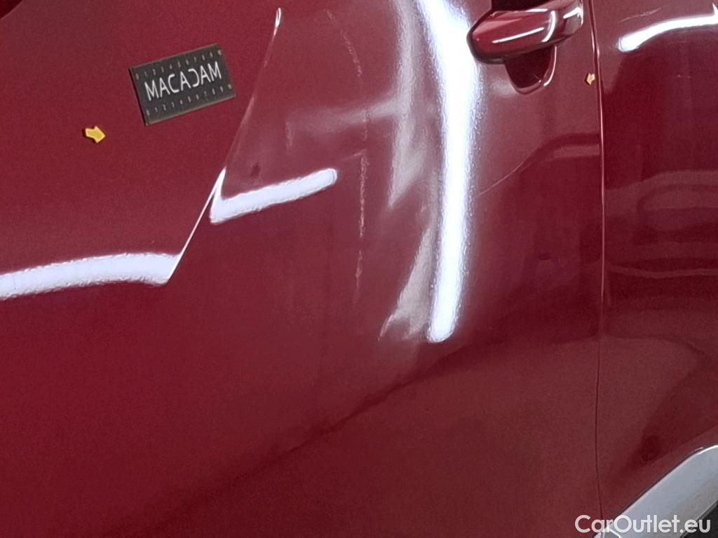  Peugeot  2008  Allure Pack 1.5 HDi 110CV BVM6 E6d #24