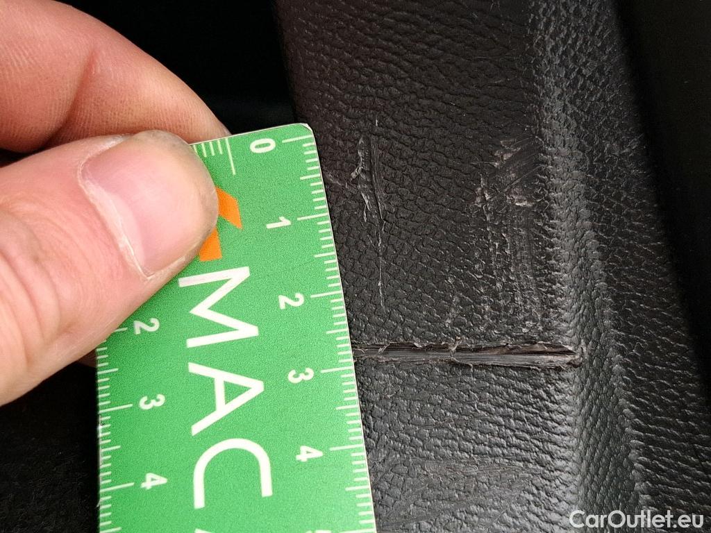  Peugeot  2008  Allure 1.5 HDi 130CV BVA8 E6d #24