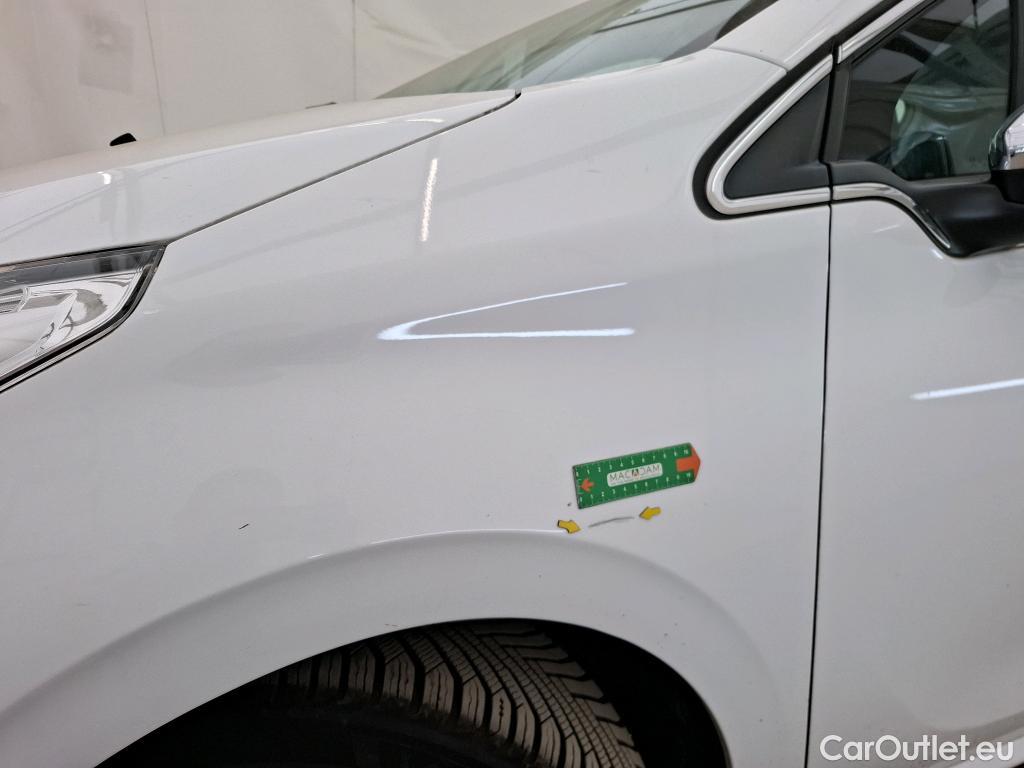  Peugeot  208 PEUGEOT  / 2015 / 5P / Berline &BLUEHDI 100 S&S ALLURE BUSINESS #40