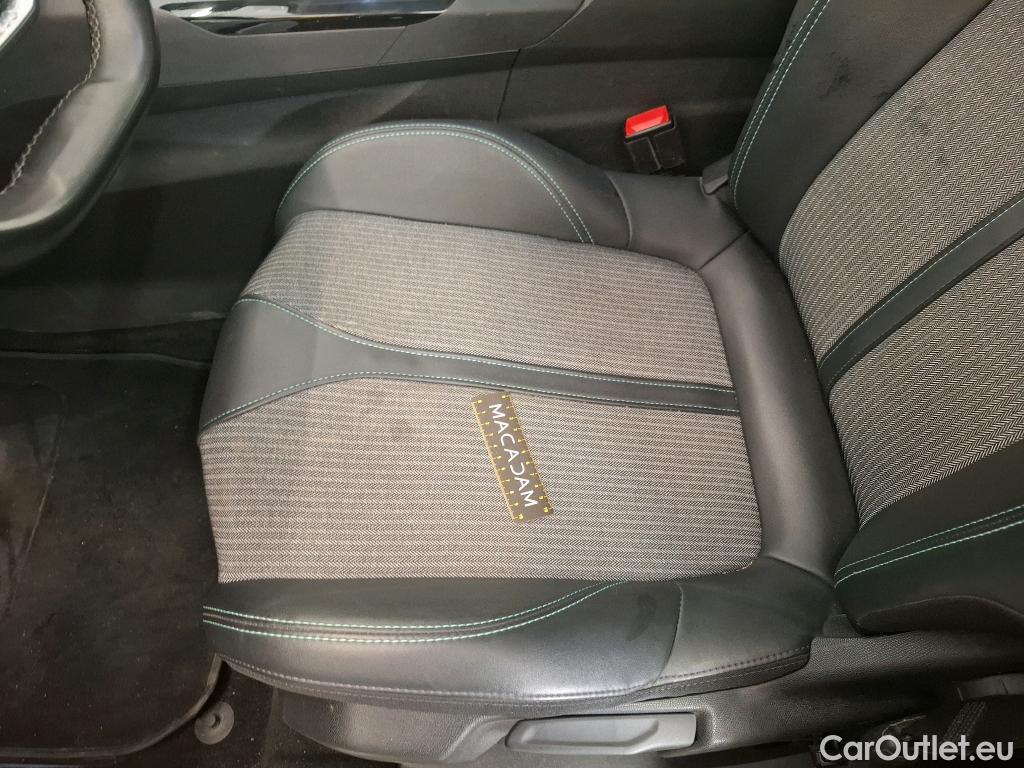  Peugeot  3008  II Allure Pack 1.5 HDi 130CV BVA8 E6d #1