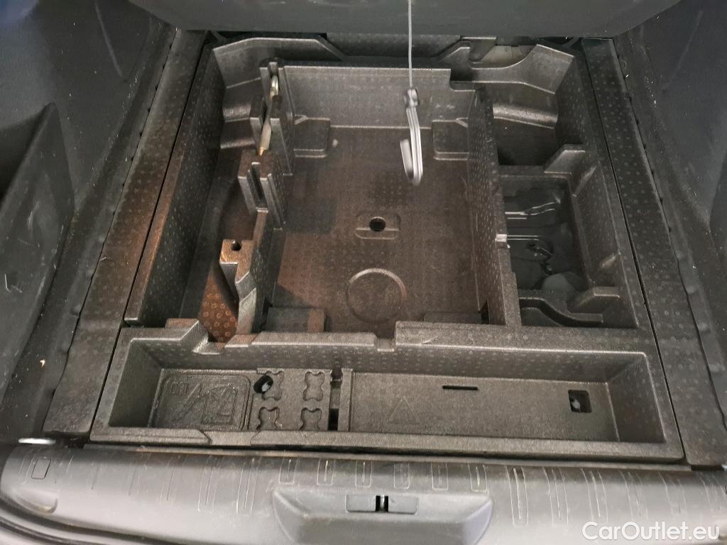  Peugeot  308  SW Allure Business 1.5 HDi 130CV BVA8 E6d #26