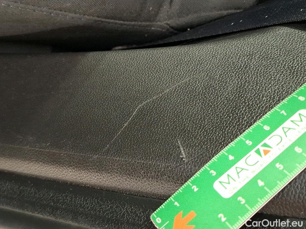  Renault  Captur RENAULT  / 2019 / 5P / SUV Business TCe 100 GPL -21 #23