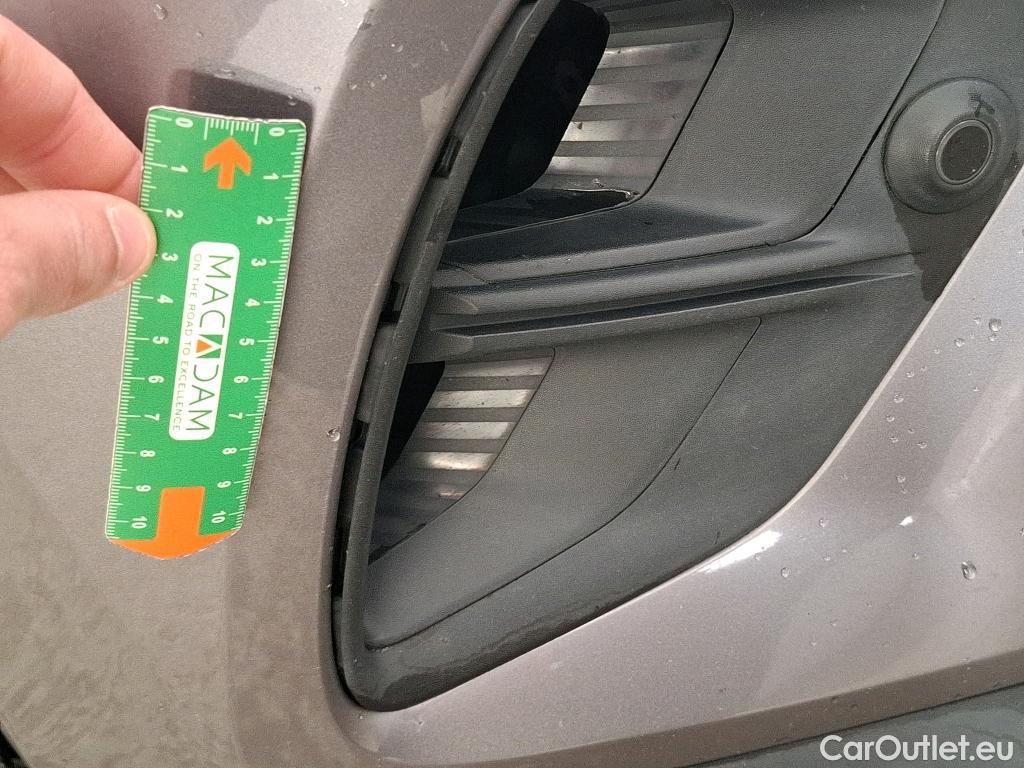  Renault  Captur RENAULT  / 2019 / 5P / SUV Business TCe 100 GPL -21 #32