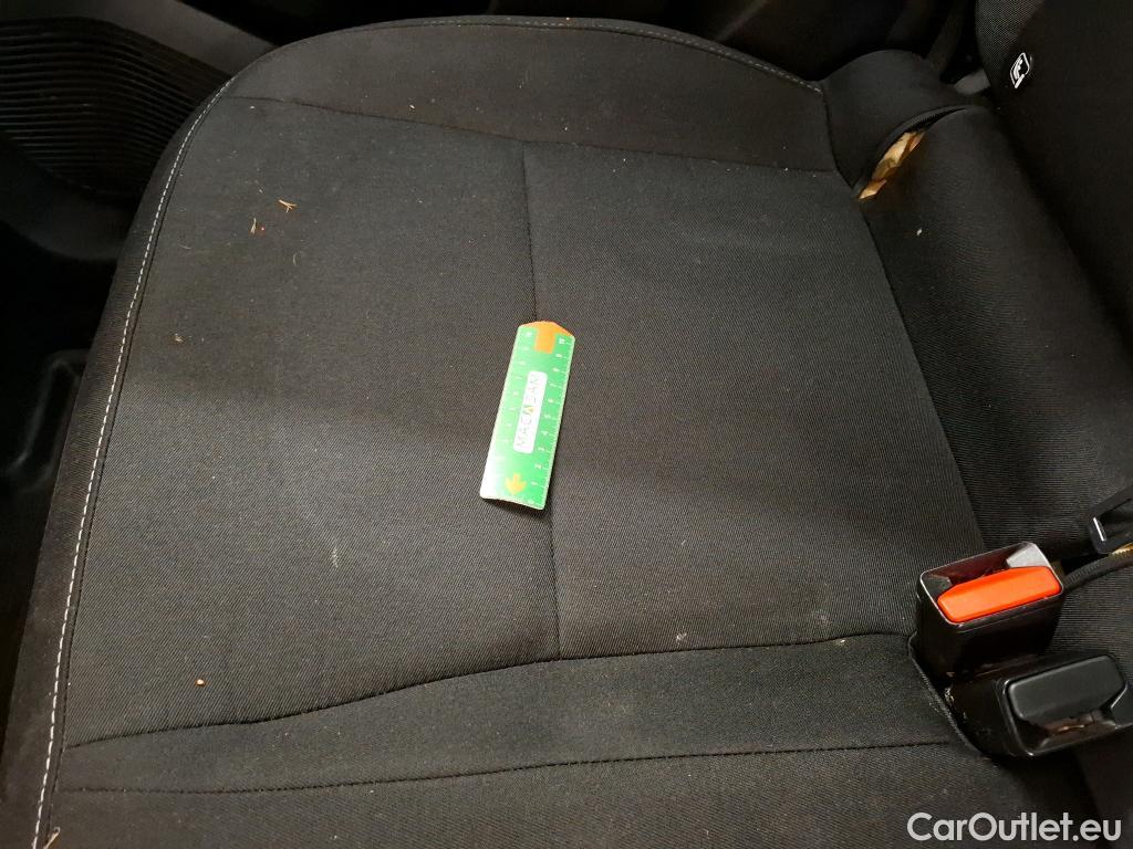  Renault  Captur RENAULT  / 2019 / 5P / SUV Business TCe 100 GPL -21 #30