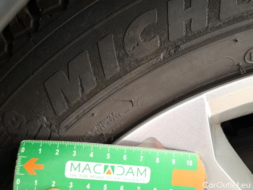  Renault  Captur RENAULT  / 2019 / 5P / SUV Business TCe 100 GPL -21 #12