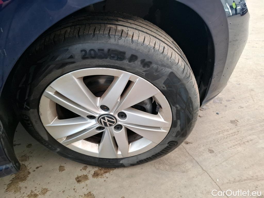  Volkswagen  Golf  VOLKSWAGEN / 2020 / 5P / Berline 2.0 TDI SCR 115 DSG7 Life Busi #34