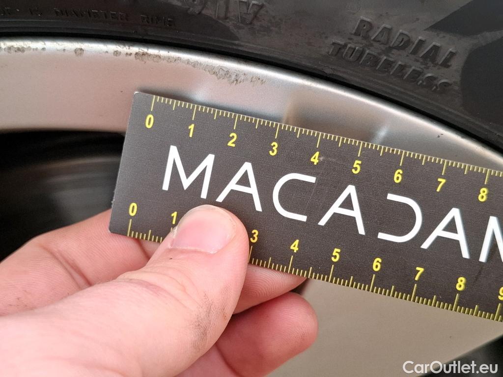  Volkswagen  Golf  VOLKSWAGEN / 2020 / 5P / Berline 2.0 TDI SCR 115 DSG7 Life Busi #36