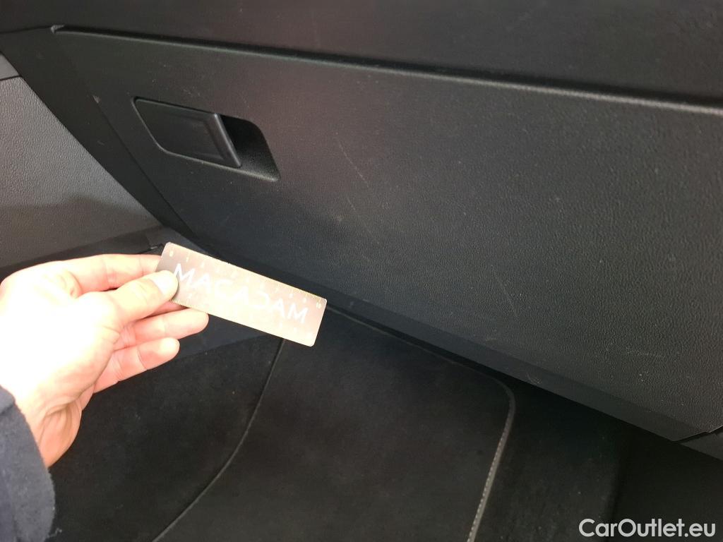  Volkswagen  Golf  VOLKSWAGEN / 2020 / 5P / Berline 1.0 eTSI OPF 110 DSG7 Life Business #27