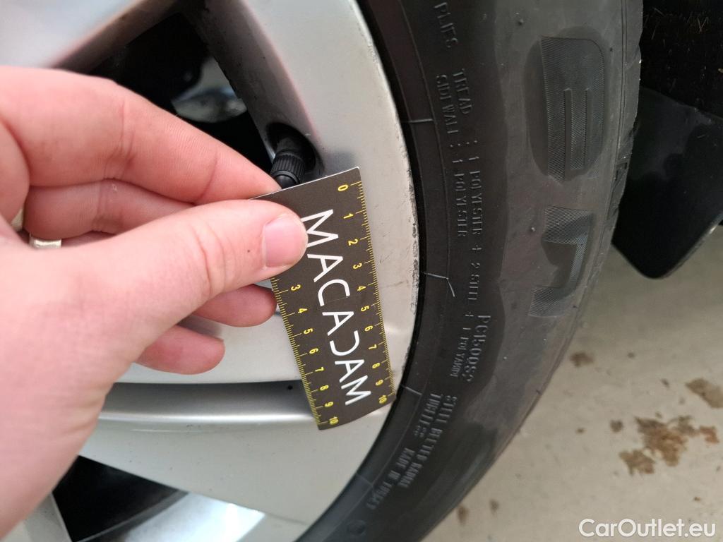  Volkswagen  Golf  VOLKSWAGEN / 2020 / 5P / Berline 2.0 TDI SCR 115 DSG7 Life Busi #33