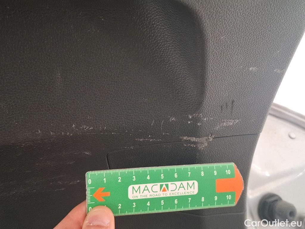  Volkswagen  Golf  VIII SW Life Plus 2.0 TDI 115CV BVA7 E6d #6