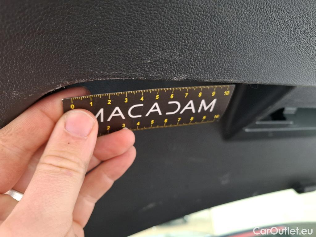  Volkswagen  Golf  VOLKSWAGEN / 2020 / 5P / Berline 2.0 TDI SCR 115 DSG7 Life Busi #40