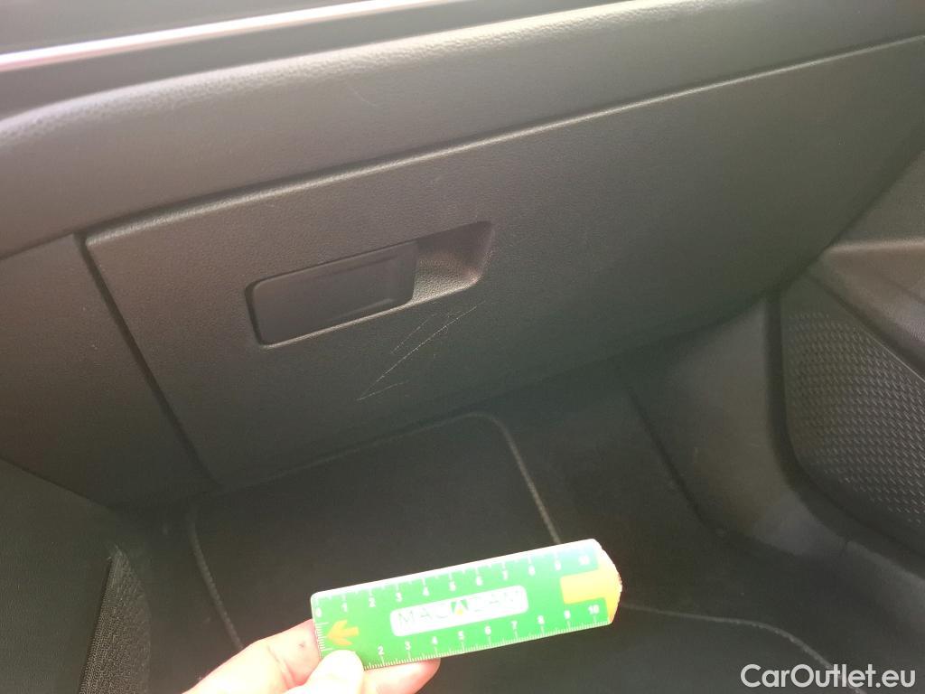  Volkswagen  Golf  VIII SW Life Plus 2.0 TDI 115CV BVA7 E6d #8