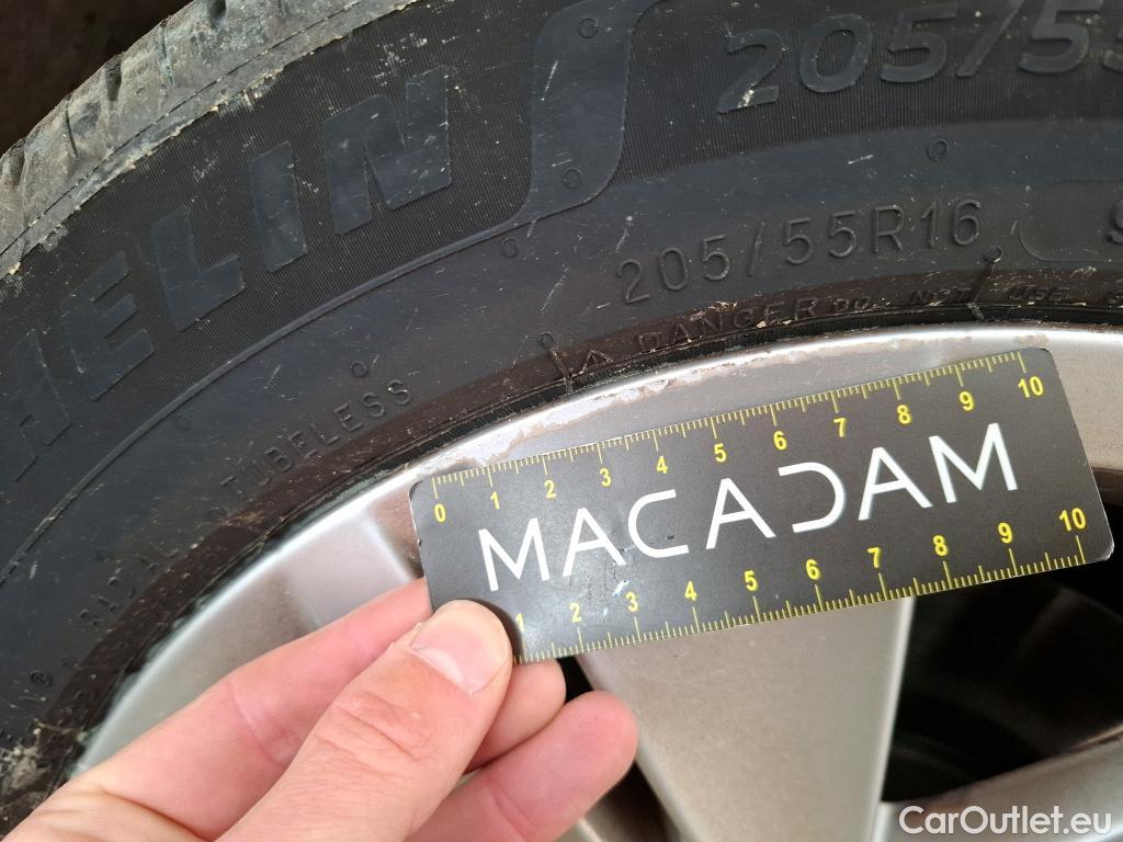  Volkswagen  Golf  VOLKSWAGEN / 2020 / 5P / Berline 1.0 eTSI OPF 110 DSG7 Life Business #12