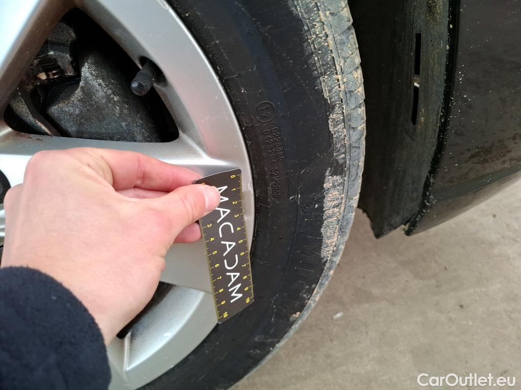  Volkswagen  Golf  VOLKSWAGEN / 2020 / 5P / Berline 1.0 eTSI OPF 110 DSG7 Life Business #13