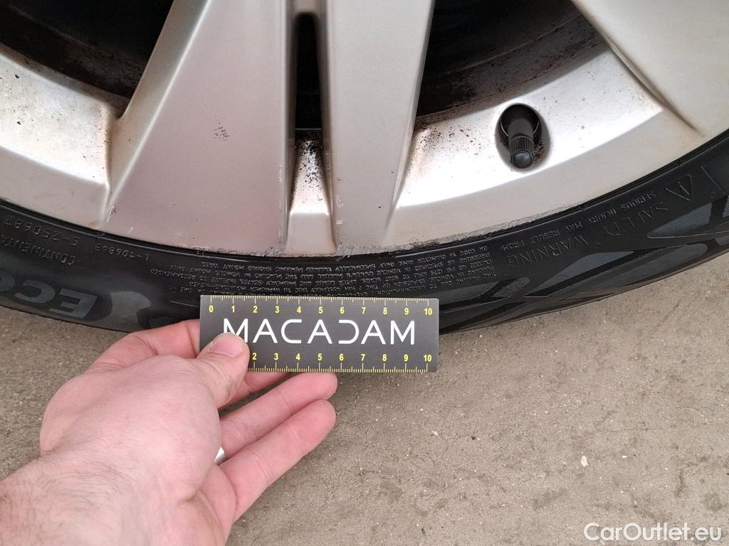  Volkswagen  Golf  VOLKSWAGEN / 2020 / 5P / Berline 2.0 TDI SCR 115 DSG7 Life Busi #23