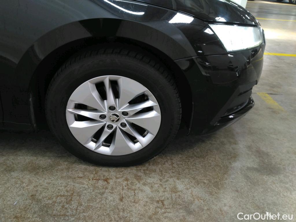  Skoda  Octavia  Break Business 2.0 TDI 150CV BVA7 E6d #29