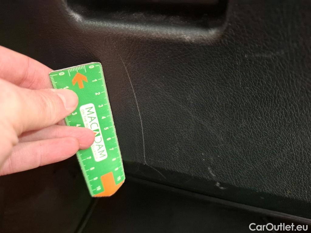  Toyota  Yaris TOYOTA  5p Berline 110 VVT-i France Business #17