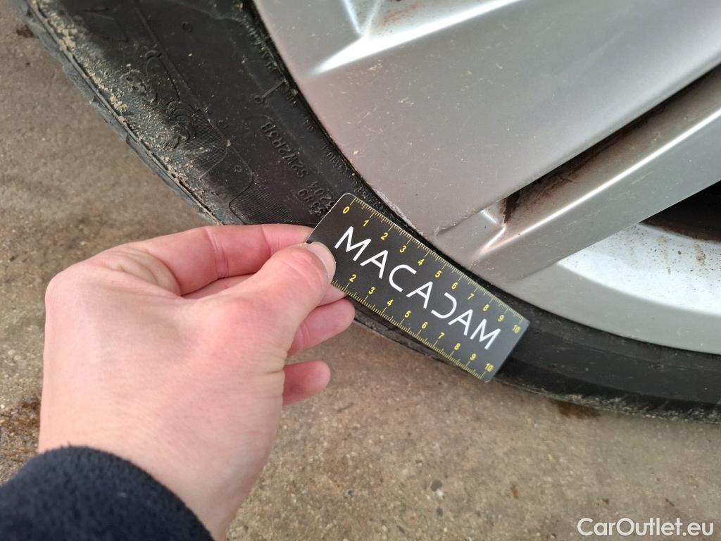  Volkswagen  Golf  VOLKSWAGEN / 2020 / 5P / Berline 1.0 eTSI OPF 110 DSG7 Life Business #8