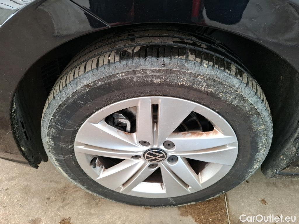  Volkswagen  Golf  VOLKSWAGEN / 2020 / 5P / Berline 1.0 eTSI OPF 110 DSG7 Life Business #4