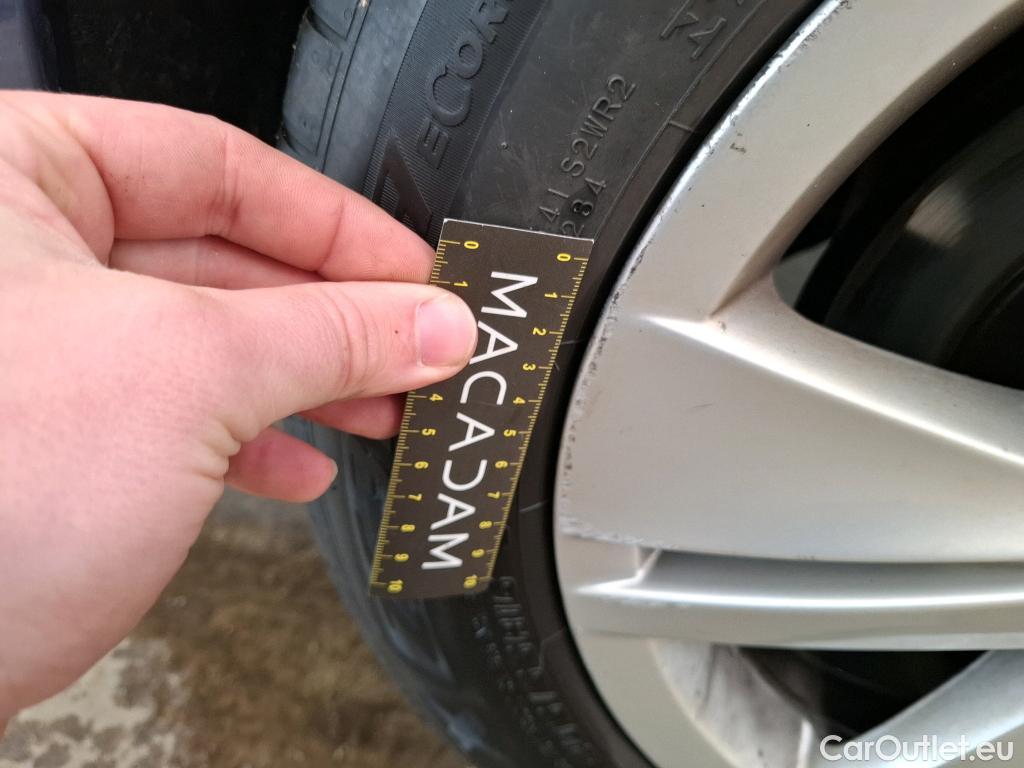  Volkswagen  Golf  VOLKSWAGEN / 2020 / 5P / Berline 2.0 TDI SCR 115 DSG7 Life Busi #29