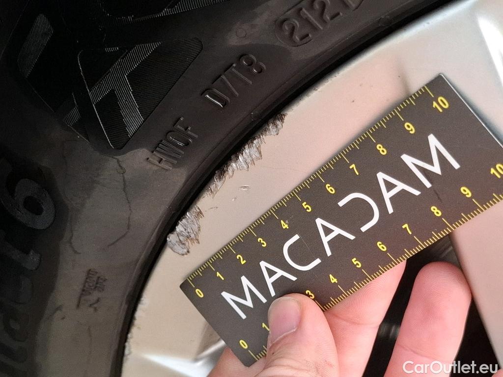  Volkswagen  Golf  VOLKSWAGEN / 2020 / 5P / Berline 2.0 TDI SCR 115 DSG7 Life Busi #35