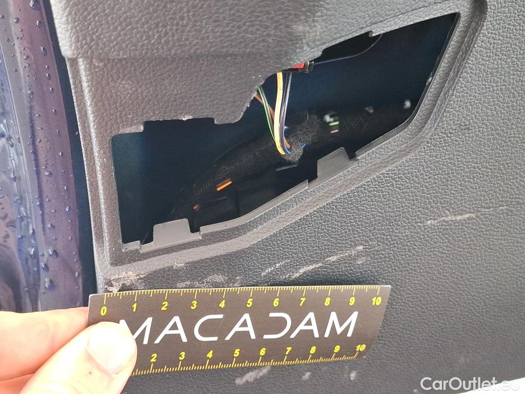  Volkswagen  Golf  VOLKSWAGEN / 2020 / 5P / Berline 2.0 TDI SCR 115 DSG7 Life Busi #18