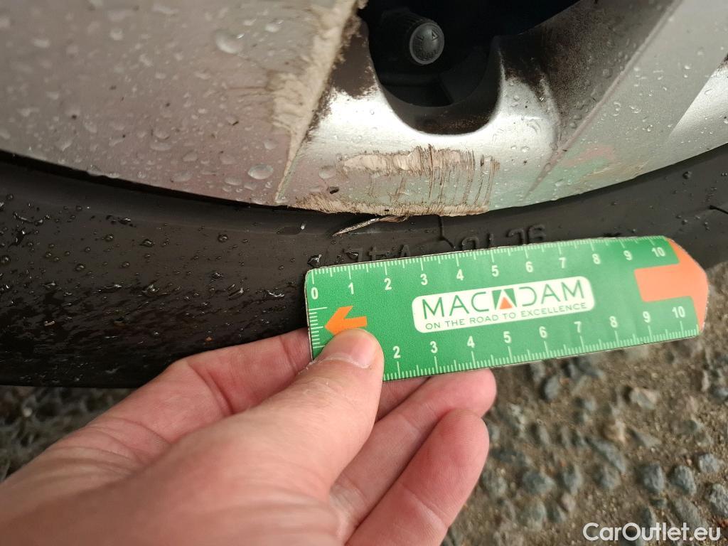  Toyota  Yaris TOYOTA  5p Berline 110 VVT-i France Business #23