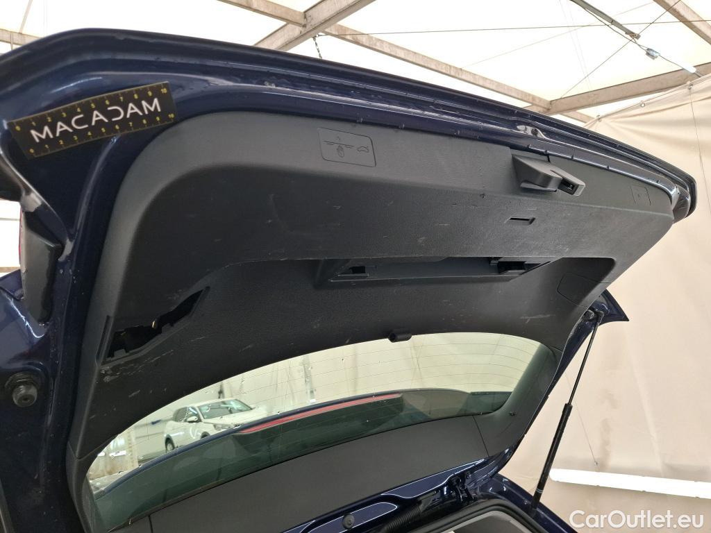  Volkswagen  Golf  VOLKSWAGEN / 2020 / 5P / Berline 2.0 TDI SCR 115 DSG7 Life Busi #38