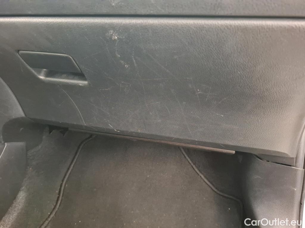  Toyota  Yaris TOYOTA  5p Berline 110 VVT-i France Business #16