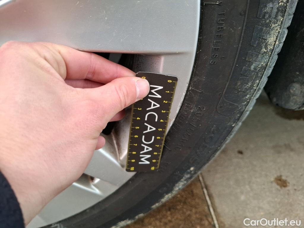  Volkswagen  Golf  VOLKSWAGEN / 2020 / 5P / Berline 1.0 eTSI OPF 110 DSG7 Life Business #6