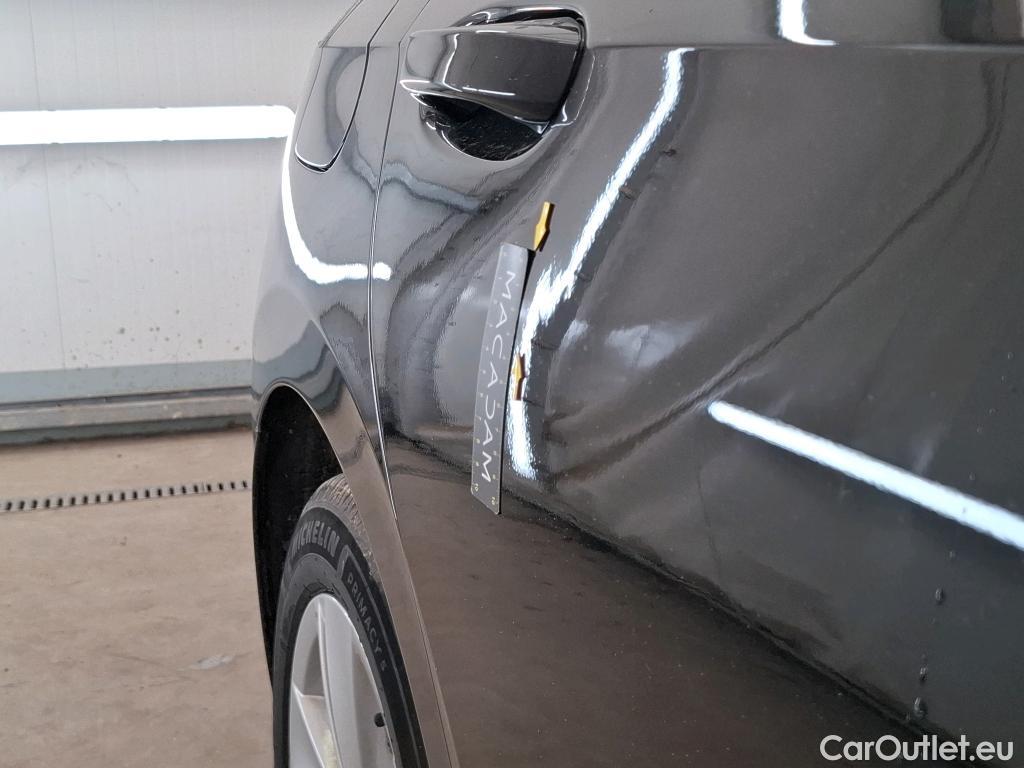  Volkswagen  Golf  VOLKSWAGEN / 2020 / 5P / Berline 1.0 eTSI OPF 110 DSG7 Life Business #20