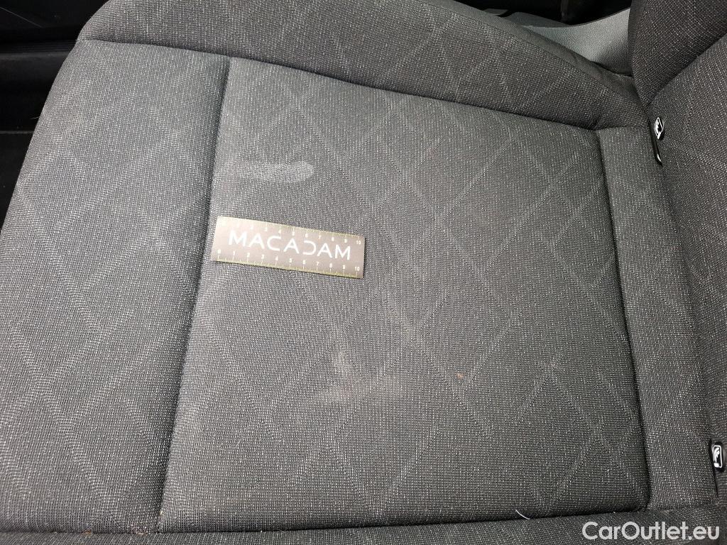  Volkswagen  Golf  VOLKSWAGEN / 2020 / 5P / Berline 2.0 TDI SCR 115 DSG7 Life Busi #45